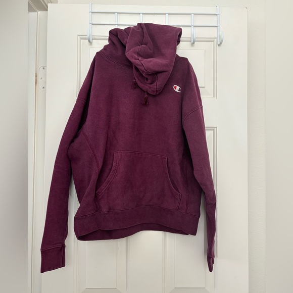 Trending color! Wine/Maroon Women’s Hooded Champion Sweatshirt size L - Picture 4 of 8